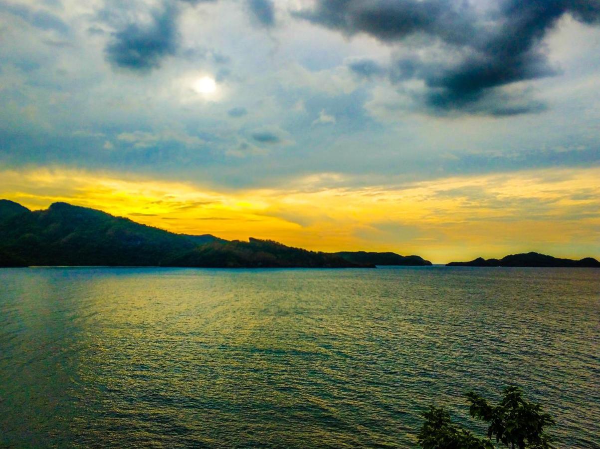 Beach Getaway At Pico De Loro Hamilo Coast Nasugbu Batangas Εξωτερικό φωτογραφία